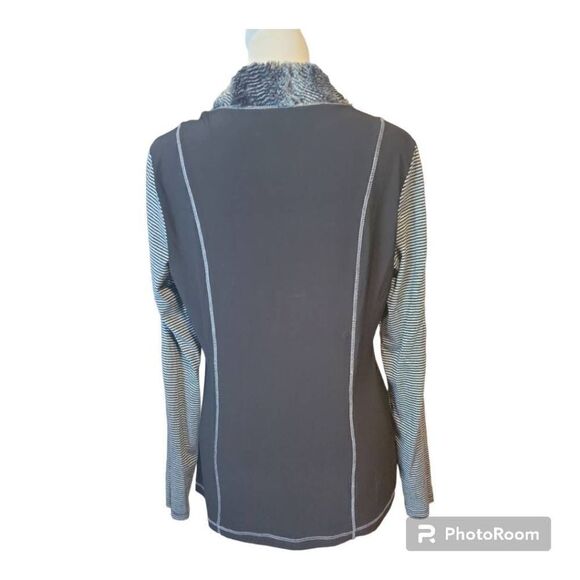 Faux Leather and Fur Zipper Top by Talk of the Walk Women's Size Medium - Picture 2 of 8